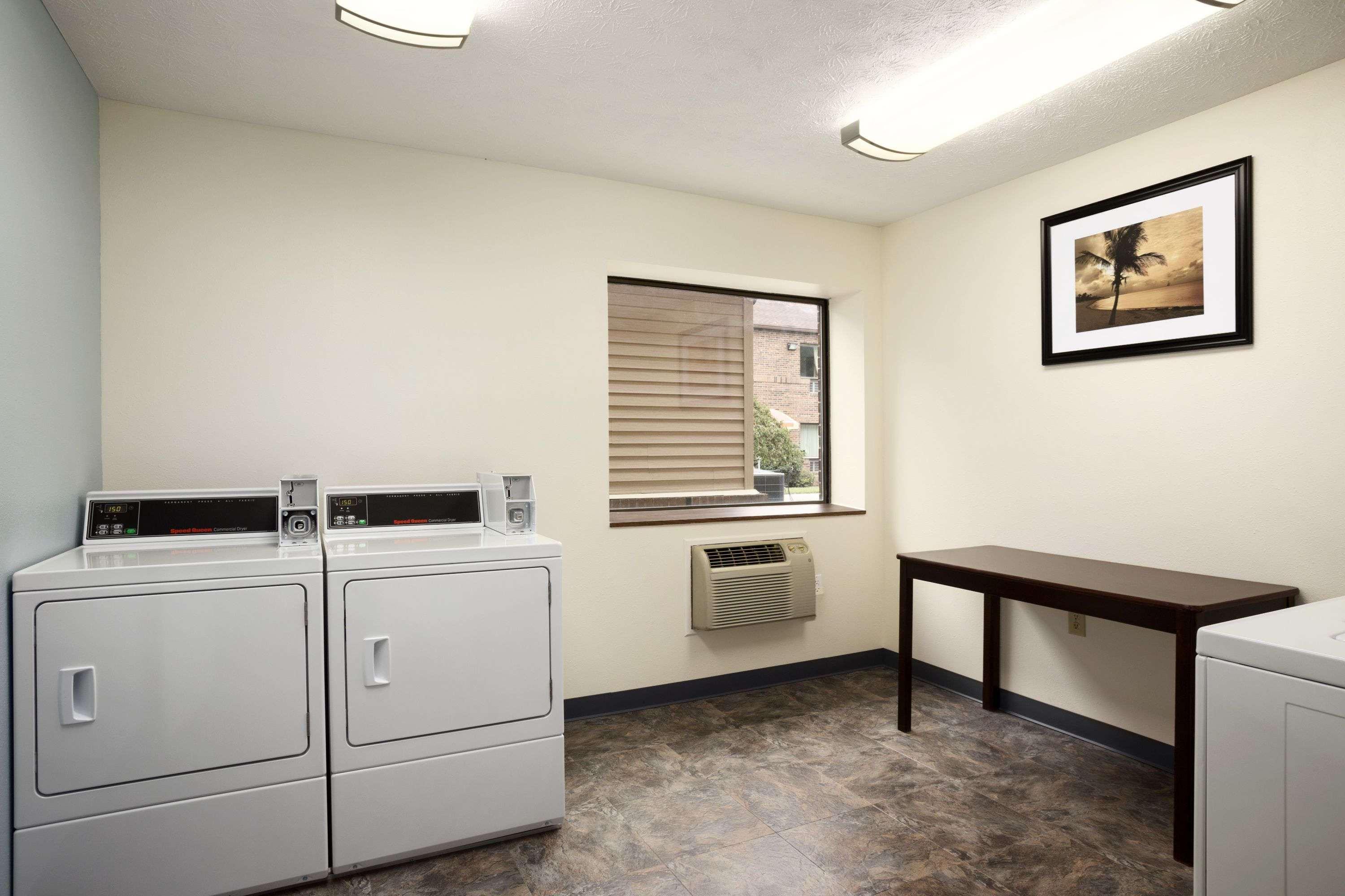Days Inn By Wyndham Middletown Kültér fotó